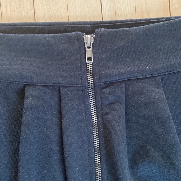 FOREVER 21 BLACK SKIRT | Women’s Size Small - Picture 3 of 5